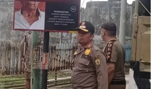 Salahi Perda, Satpol PP Amankan Iklan Baliho Rokok