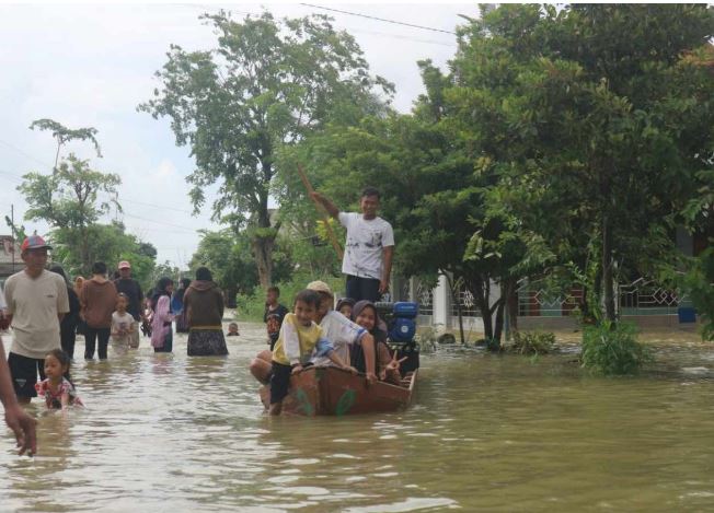 Belasan Hari Terendam Banjir, Ribuan Masyarakat Terdampak Pati Masih Enggan Mengungsi