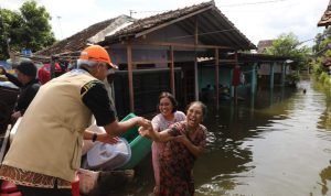 Ganjar Janjikan Tahun 2023 Akan Segera Berikan Solusi Nyata dari Banjir