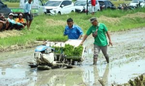 Dintanpan Rembang Kenalkan Alsintan ke Generasi Milineal