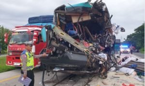 Lima Orang Tewas dalam Kecelakaan Bus dan Truk di Tol Cipali