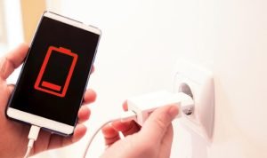 Kesalahan Charge Ponsel yang Buat Baterai Mudah Rusak!