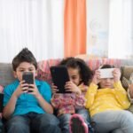 Cara Mengatasi Kecanduan Gadget Pada Anak