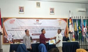 Foto: Penyerahan hasil verifikasi administrasi dokumen (Sumber: istimewa)
