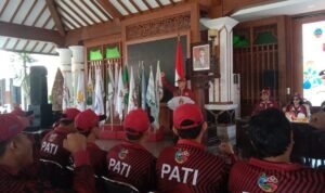 Foto: Para atlet kontingen Pati ikuti upacara pelepasan ke Porprov 2023 (Istimewa)