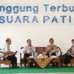Foto: Sosialisasi Gempur Rokok Ilegal di Halaman Suara Pati FM (Sumber: Pesantenanpati/anwar)