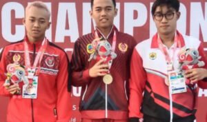 Foto : Atlet Renang Putra Pati, S Malikil Alliim memperoleh medali emas di PORPROV XVI 2023 (Sumber : Pesantenanpati/anang)