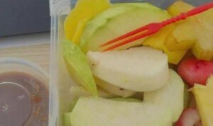 Lika-liku Bisnis Rujak, Wanita Pati Ini Berhasil Jadikan Cibiran Sebagai Semangat