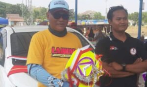 Foto : Relawan Lajinah saat mendapatkan satu unit mobil (Sumber : Istimewa )