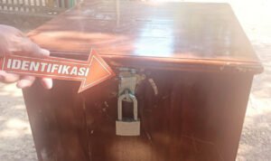 Foto: Kotak amal yang dicuri (Sumber: kafi/pesantenanpati)