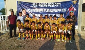 Foto : Atlit sekolah sepak bola Singonarum (Sumber : Dok. Pribadi)