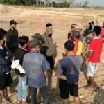 Foto: Demo warga Dukuh Dayu, Desa Tanjungsekar Kecamatan Pucakwangi (Sumber: istimewa)