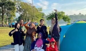 Foto : Wisata Poncodan dijadikan area camping bersama keluarga (Sumber : Istimewa)