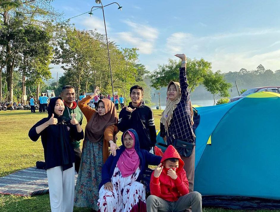 Foto : Wisata Poncodan dijadikan area camping bersama keluarga (Sumber : Istimewa)