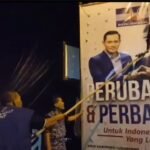 Foto: Partai Demokrat Pati Rusak Foto Anies di Baliho AHY di pinggir jalan / Pesantenanpati.com/ M Kafi