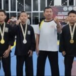 Foto : Ketiga juara atlet pencak silat (Sumber : Dok. SMPN 3 Pati)