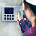 Foto : Ilustrasi presensi daftar kehadiran menggunakan fingerprint (Sumber : Istimewa)