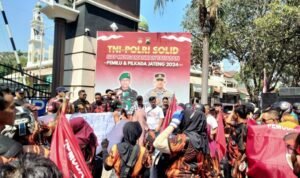 Foto: Demo depan Mapolresta Pati (Sumber: Kafi/Pesantenanpati)