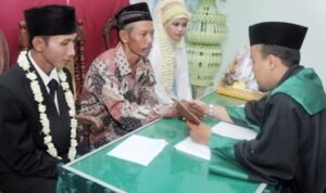 Foto : Ilustrasi penghulu saat bertugas (Sumber : istimewa)