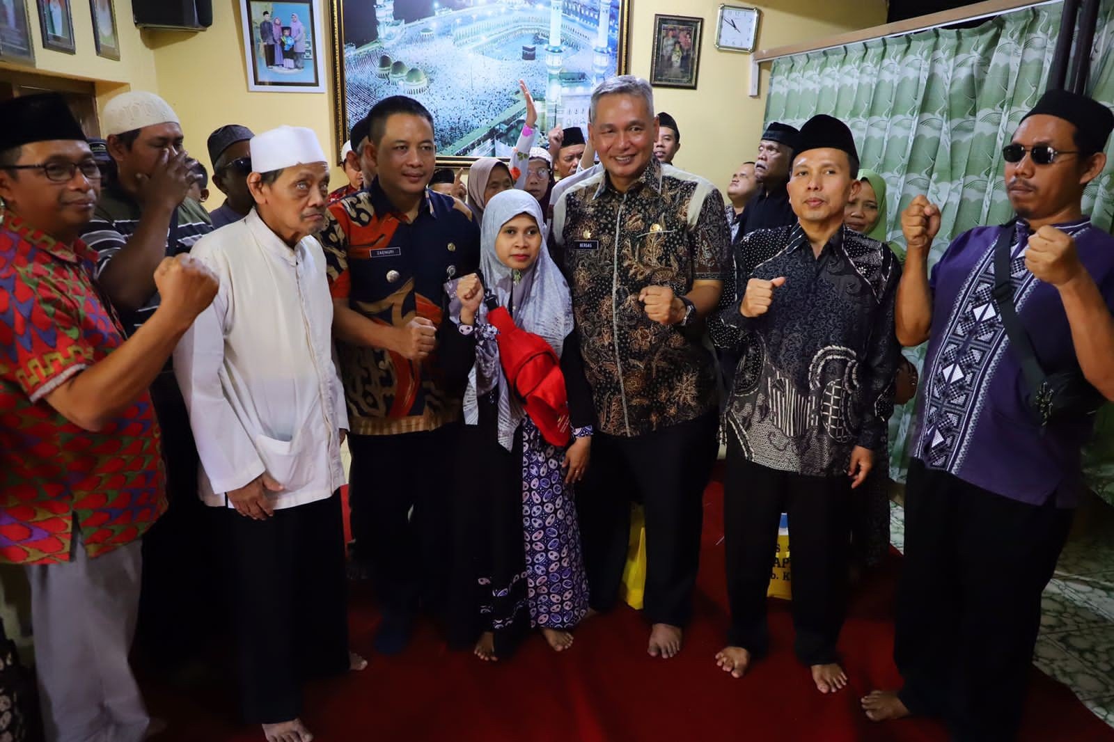 Foto: Pj Bupati Kudus bersama para penyandang disabilitas (Sumber: kuduskab)