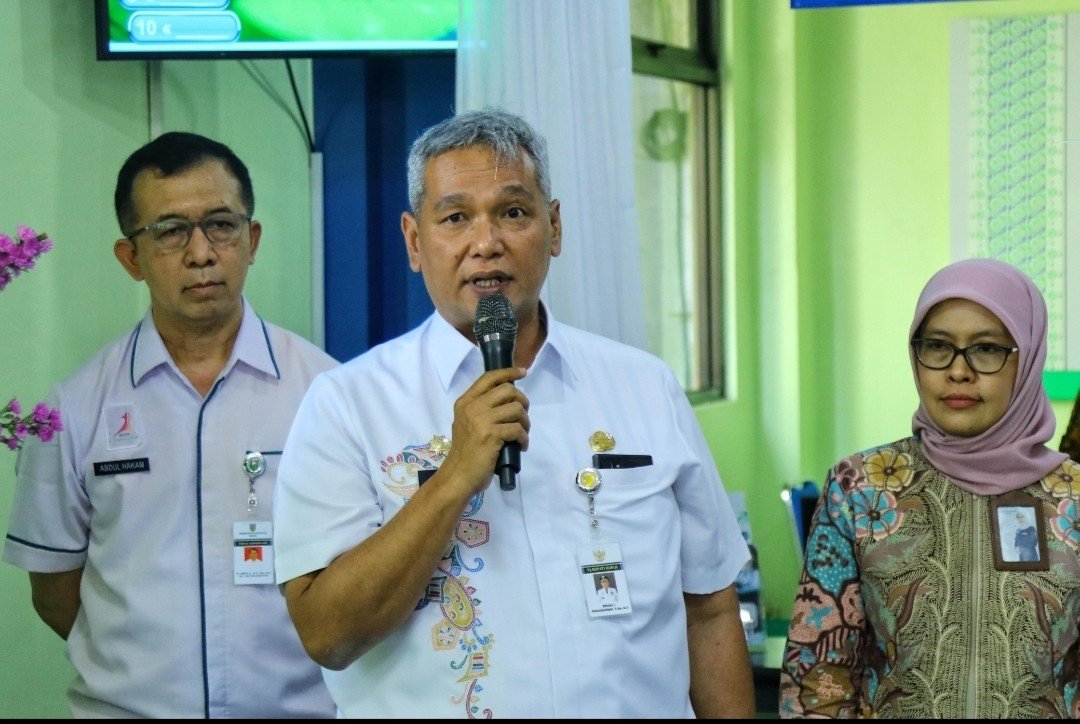 Foto: Pj Bupati Kudus, Bergas Catursari Penanggungan saat peluncuran Loket Pelayanan Informasi dan Portal QR BPJS Kesehatan (Sumber: Kuduskab)