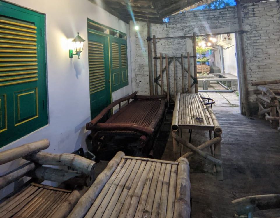 Foto : Nuansa Kedai Diseduh Wedangan yang berada di Jalan Ahmad Yani Kabupaten Pati (Sumber :Istimewa)