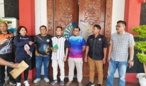 Foto: Imam Syafii saat keluar dari Lapas Kelas IIB Pati (Kafi/pesantenanpati.com)