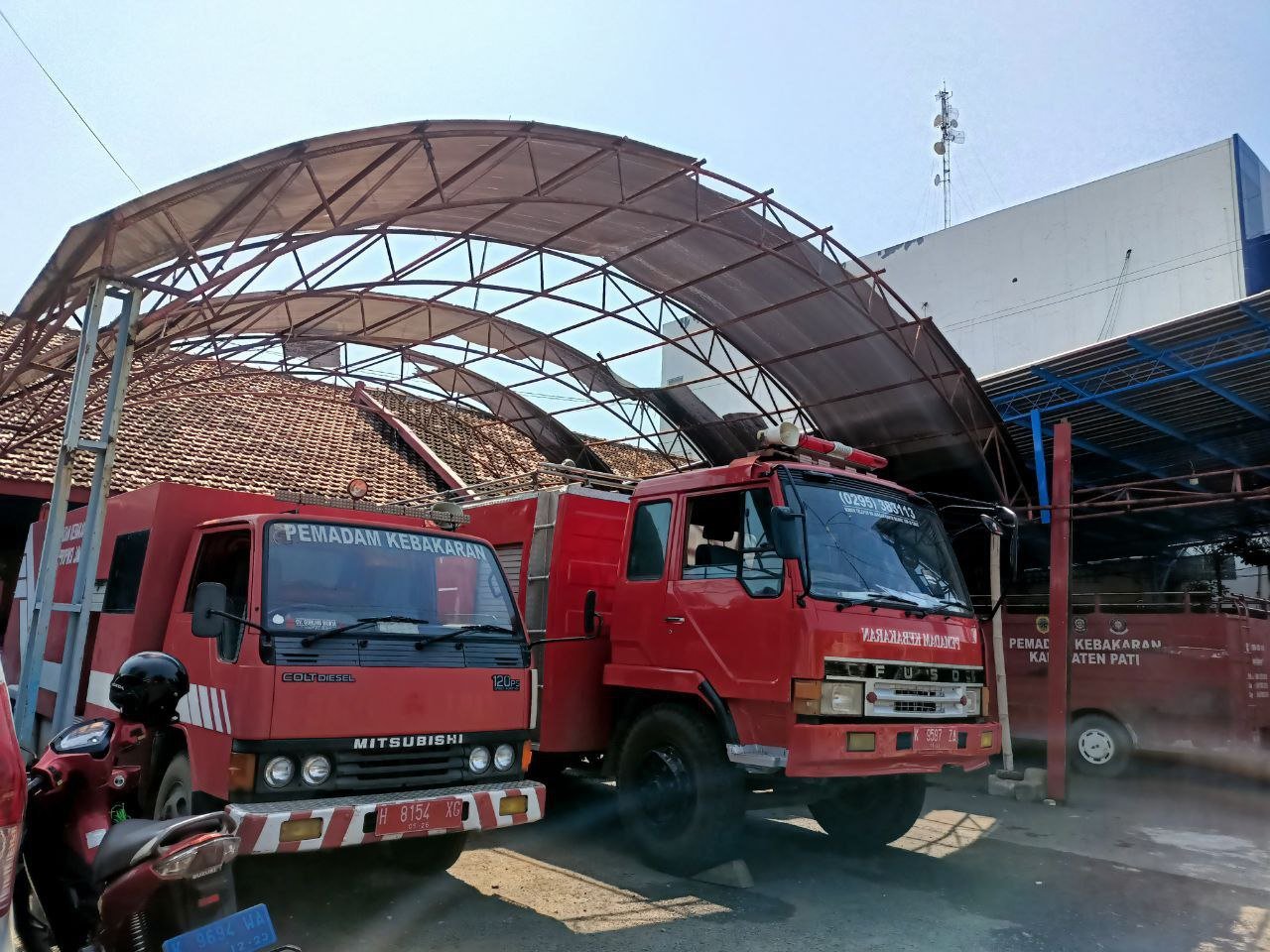 Foto: Ilustrasi mobil Damkar (Sumber: pesantenanpati)
