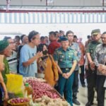 Ma’ruf Amin Pantau Harga di Pasar Johar Hari Ini Ma’ruf Amin Pantau Harga di Pasar Johar Hari Ini