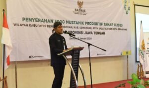 Foto: Baznas Jateng Salurkan Bantuan Usaha Produktif Senilai Rp3 Juta (Sumber: jatengprov)