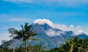 Foto: Ilustrasi Gunung Merapi (Sumber: istock)