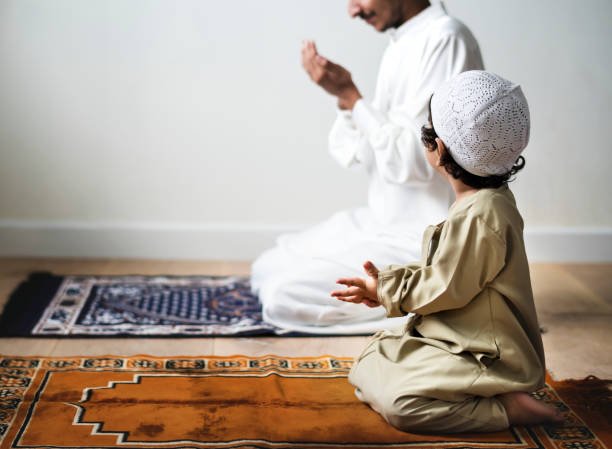 10 Doa yang Harus Anak Tahu