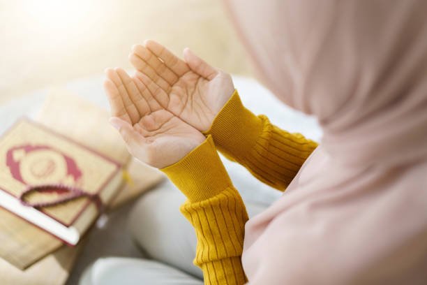 Bacaan dan Terjemahan Doa Setelah Adzan