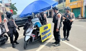 patroli ke jasa penukaran uang baru