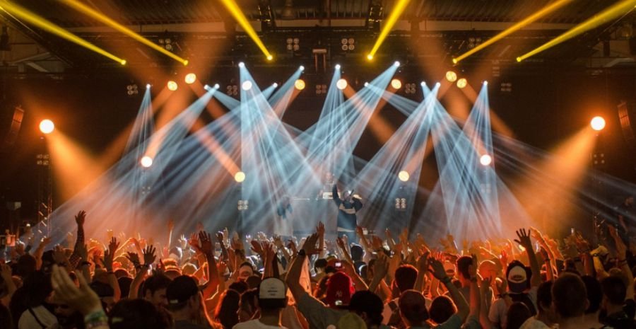 Tips Nonton Konser KPop Pertama Kali