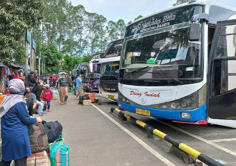 Ilustrasi bus pariwisata