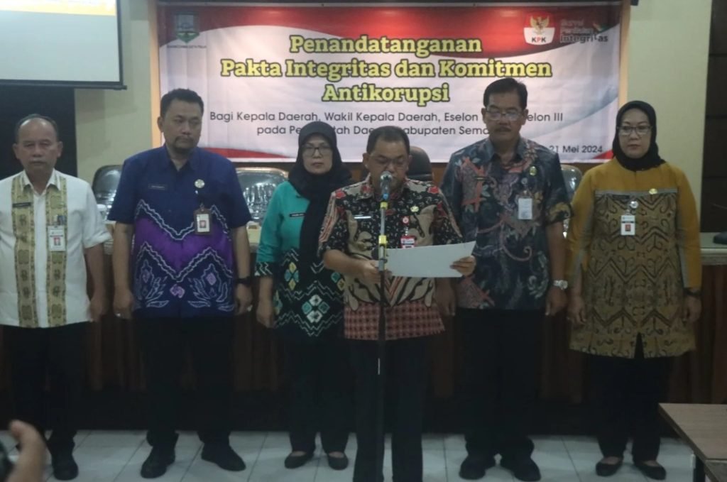 Foto: Bupati Semarang Imbau Pemkab Hati-Hati Kelola APBD (Sumber: Pemprov Jateng)
