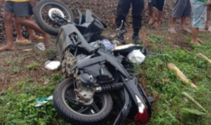 Kondisi sepeda motor yang tertabrak KA Kartanegara (Dok. Polsek Sumpiuh)