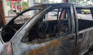 Mobil kebakaran di SPBU (Dok. Pesantenanpati.com)