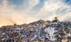 Ilustrasi sampah di TPA/istock