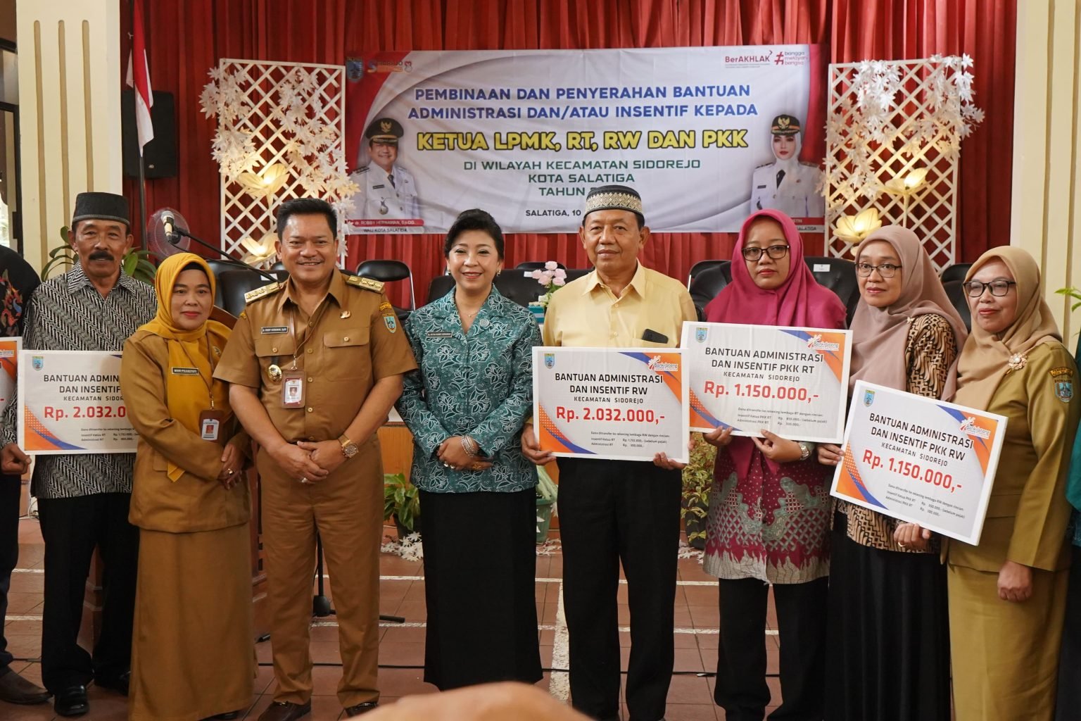 Ketua LPMK, RT, RW, dan PKK di Salatiga Terima Insentif /jatengprov