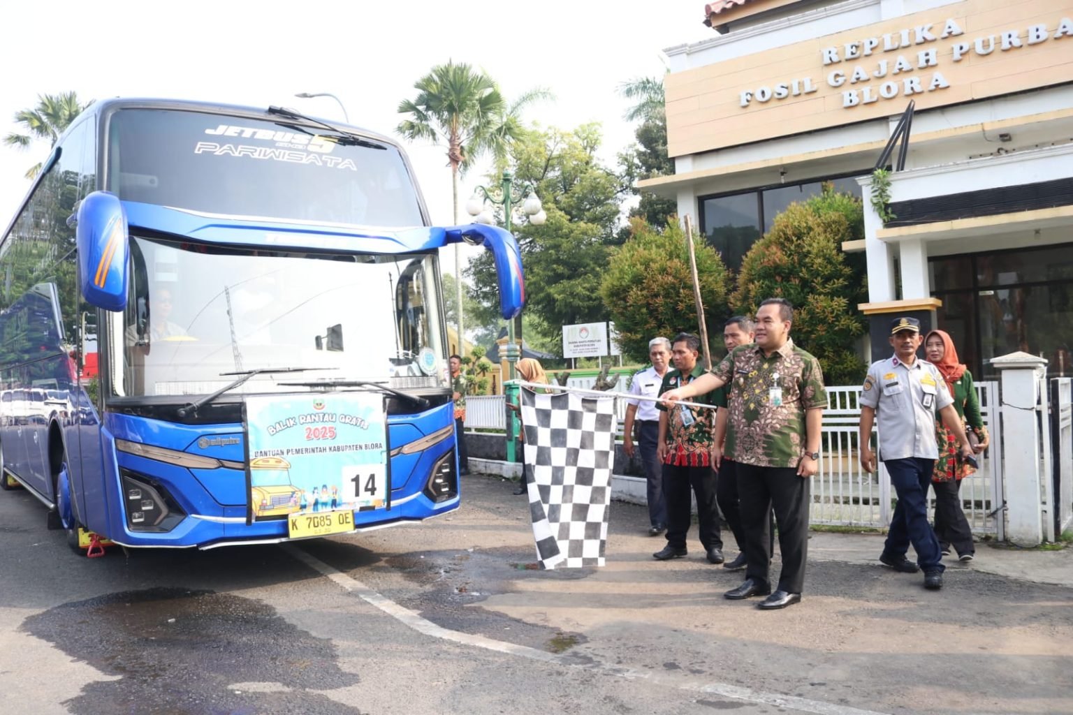Sebanyak 100 Warga Blora Balik Rantau Gratis /jatengprov