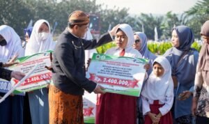Hardiknas, Siswa SLB di Banyumas Terima Bantuan Pendidikan dari Pemprov/jatengprov