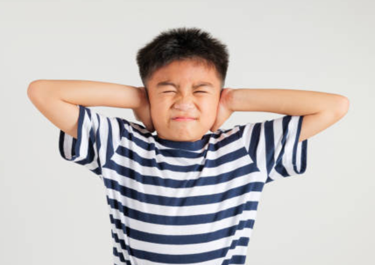 Foto: Ilustrasi foto seseorang yang terganggu pendengarannya (sumber: istock)