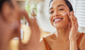 Foto: ilustrasi Skincare Pagi Hari (sumber: istock)