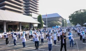 Hari Keluarga Nasional, Ratusan Peserta Lakukan Senam Massal di Kantor Gubernur/jatengprov