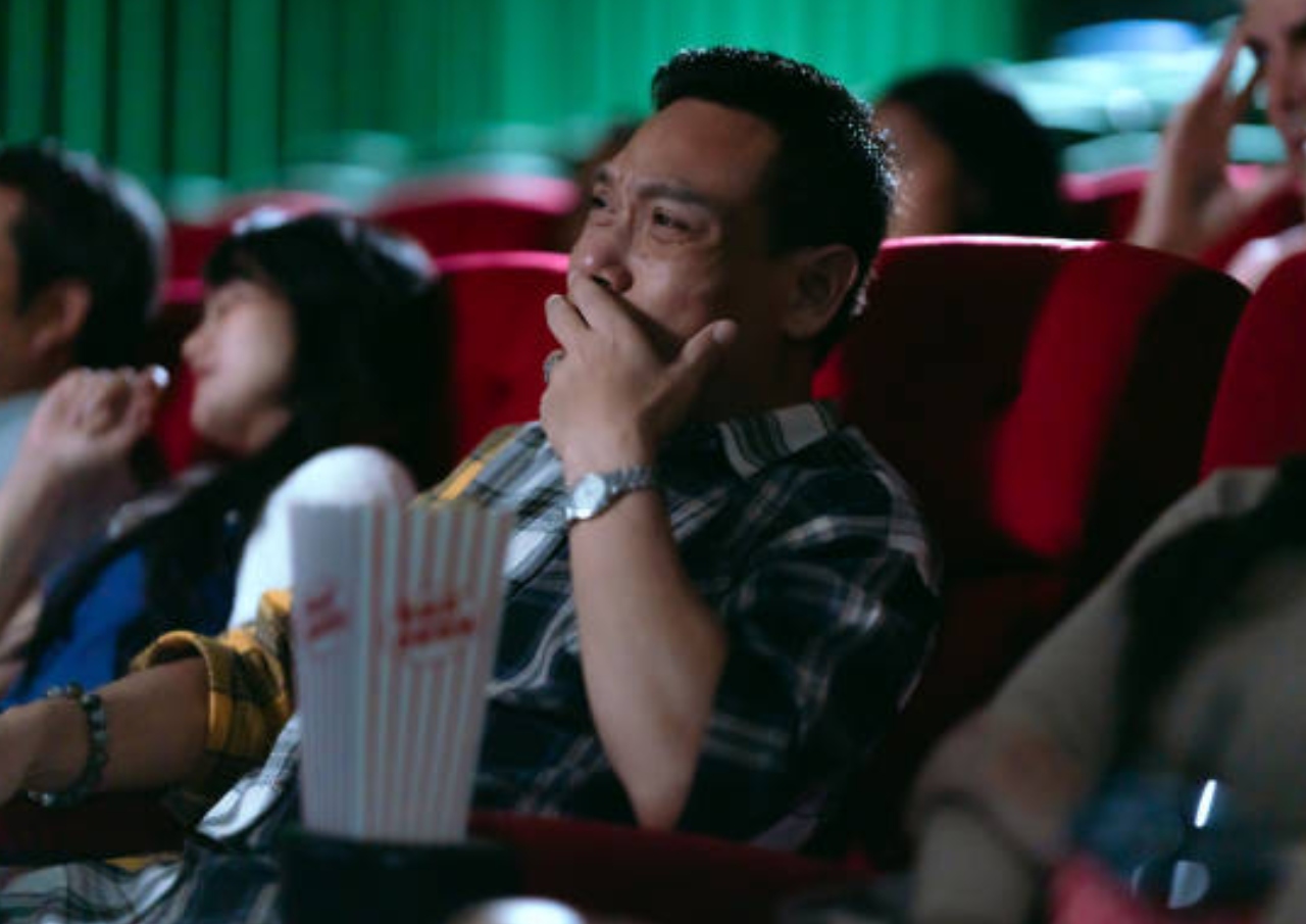 Foto: Hubungan antara Menonton Film dengan Aktivitas Makan (sumber: istock)
