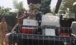 Bantuan 21 Alsintan Diserahkan pada Gapoktan di Kabupaten Semarang/jatengprov