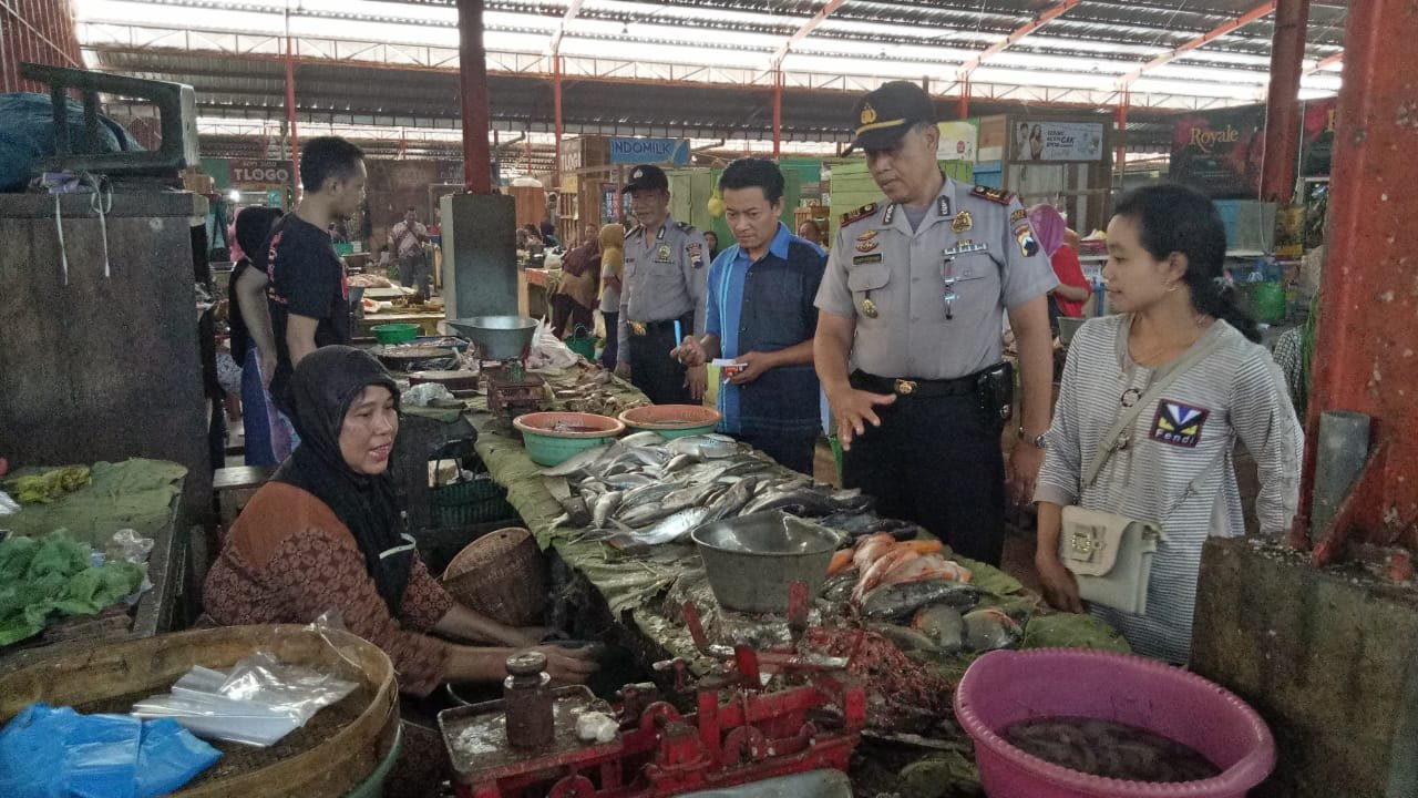 Kegiatan di Pasar Ngawen Blora sebelum kebakaran terjadi/blorakab Kegiatan di Pasar Ngawen Blora sebelum kebakaran terjadi/blorakab