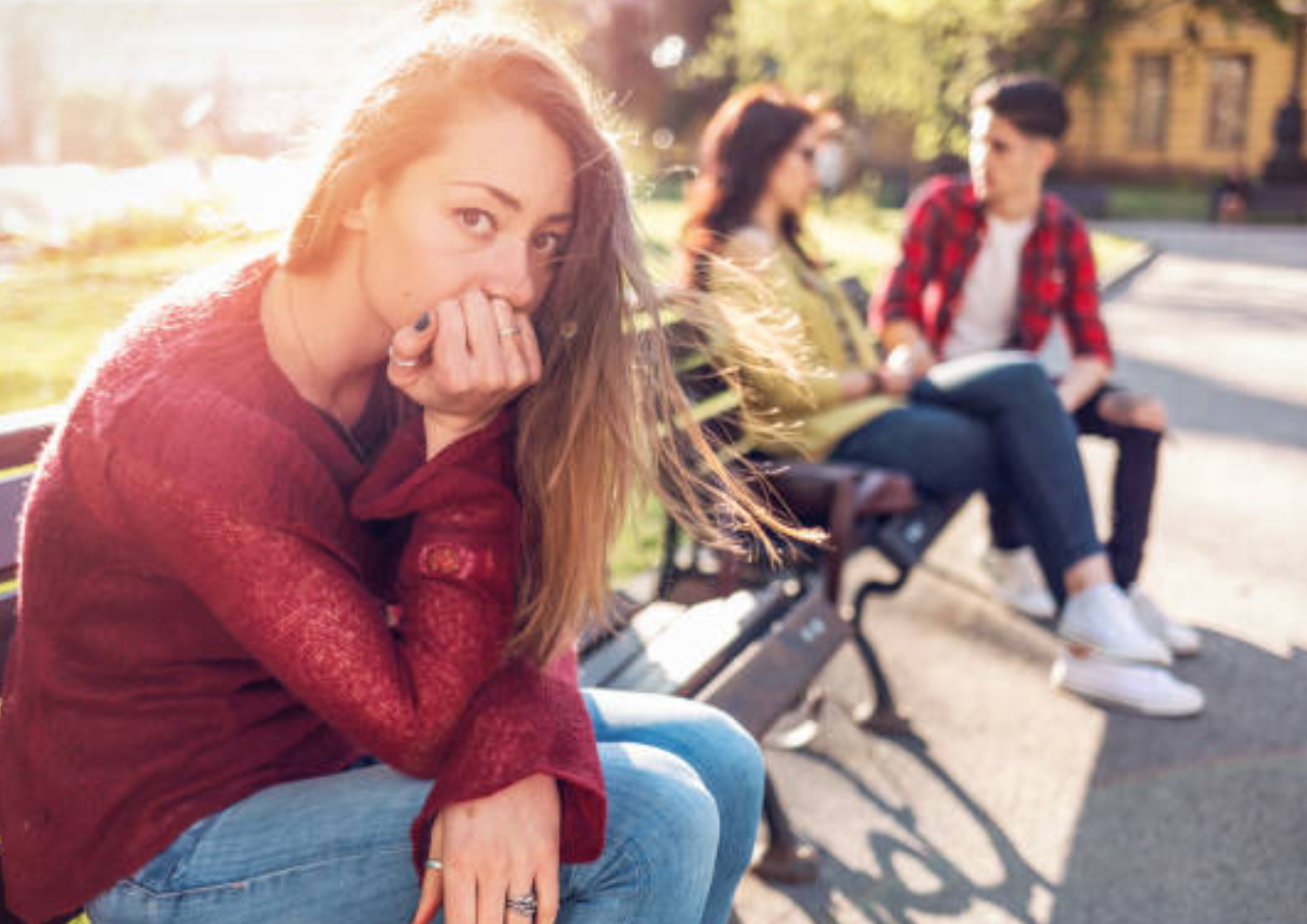 Foto: ilustrasi perasaan iri (sumber: istock)